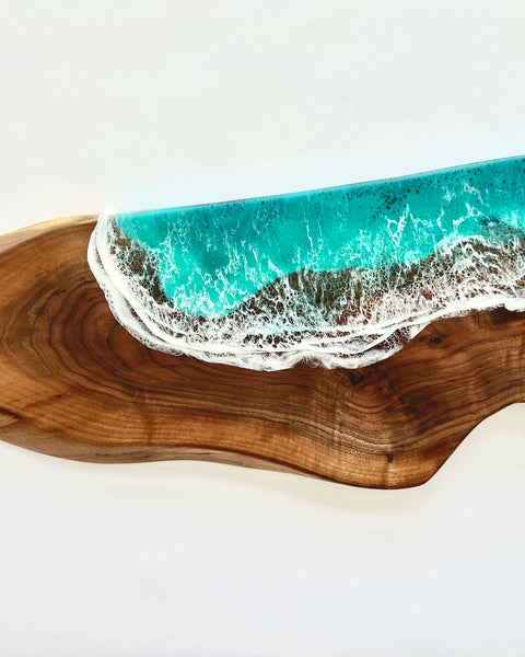 Planche de charcuterie côtière en noyer noir Live Edge - 27" x 10" (#3646)