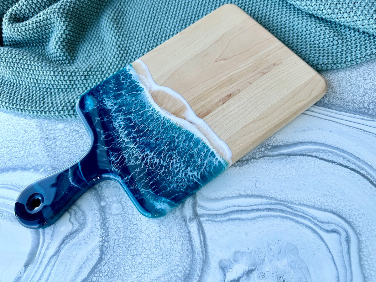 Planche de charcuterie côtière en érable avec poignée - 16" x 8" (#3648)