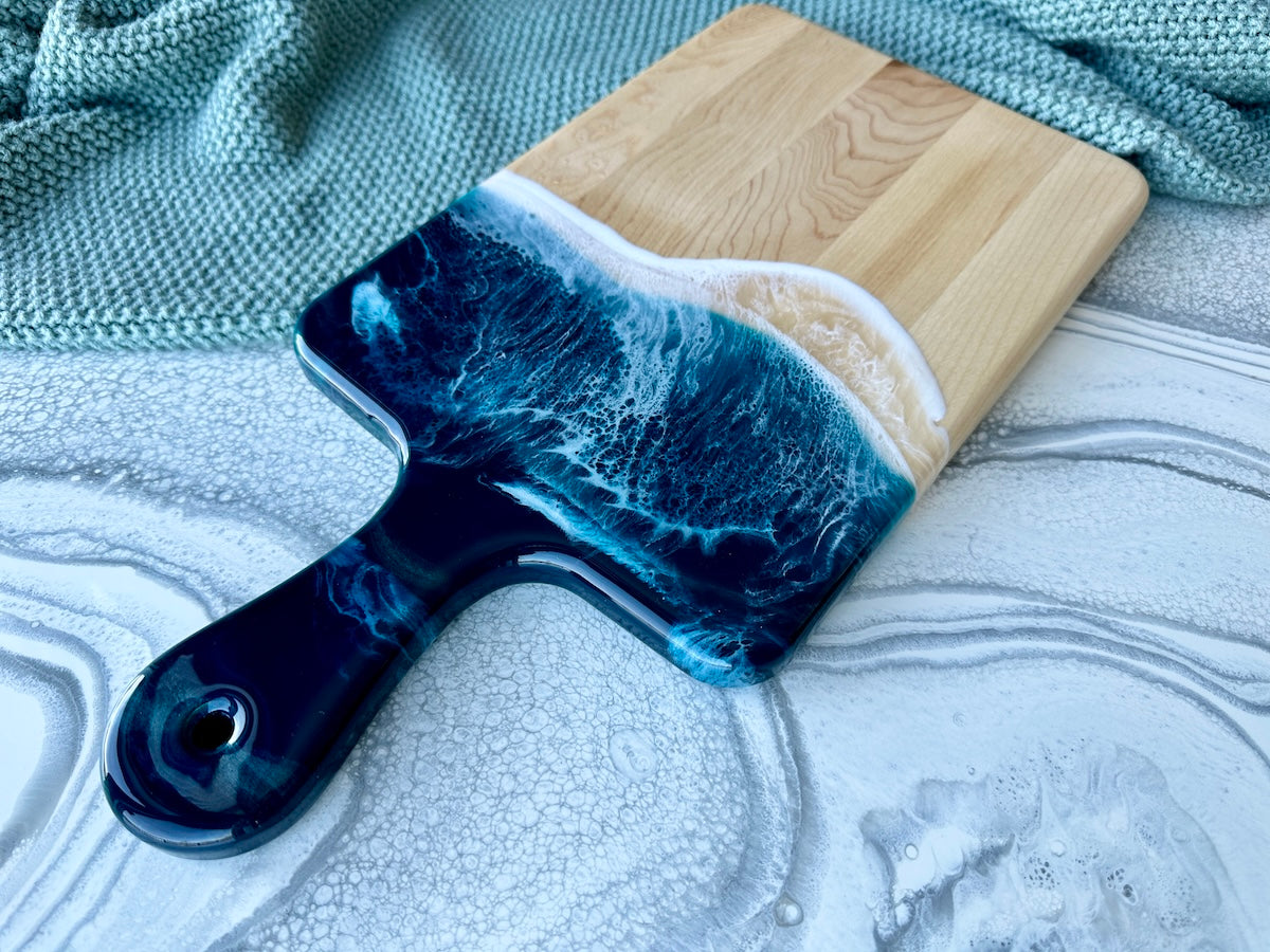 Planche de charcuterie côtière en érable avec poignée - 16" x 8" (#3648)