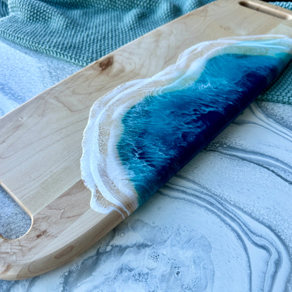 Planche de charcuterie côtière en érable avec poignée - 16" x 8" (n° 3656) - À PRIX RÉDUIT - Artisan Seconds