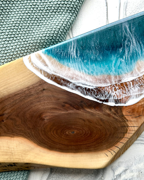 Planche de charcuterie côtière en érable avec poignée - 16" x 8" (n° 3656) - À PRIX RÉDUIT - Artisan Seconds