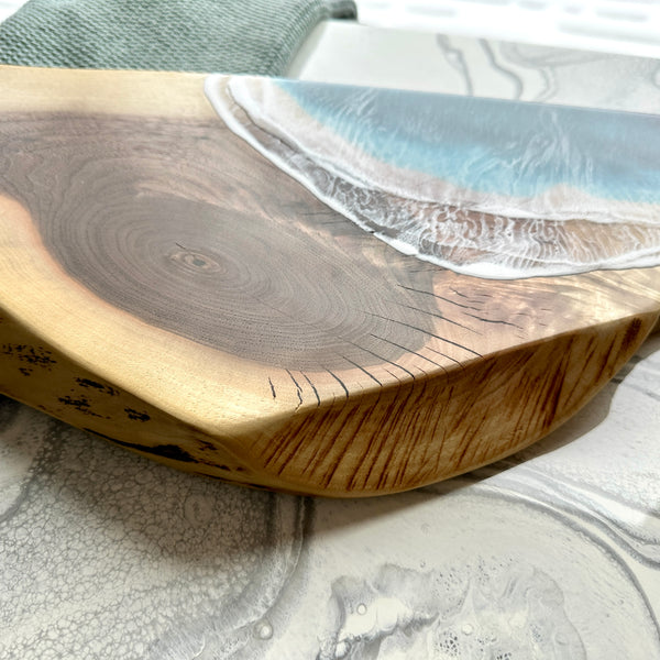 Planche de charcuterie côtière en érable avec poignée - 16" x 8" (n° 3656) - À PRIX RÉDUIT - Artisan Seconds