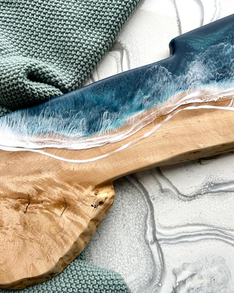 Planche de charcuterie côtière en érable avec poignée - 16" x 8" (n° 3656) - À PRIX RÉDUIT - Artisan Seconds